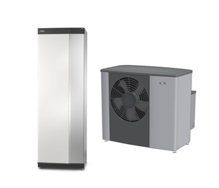 Värmepumpsystem bestående av en inomhusmodul och en utomhusmodul med fläkt.